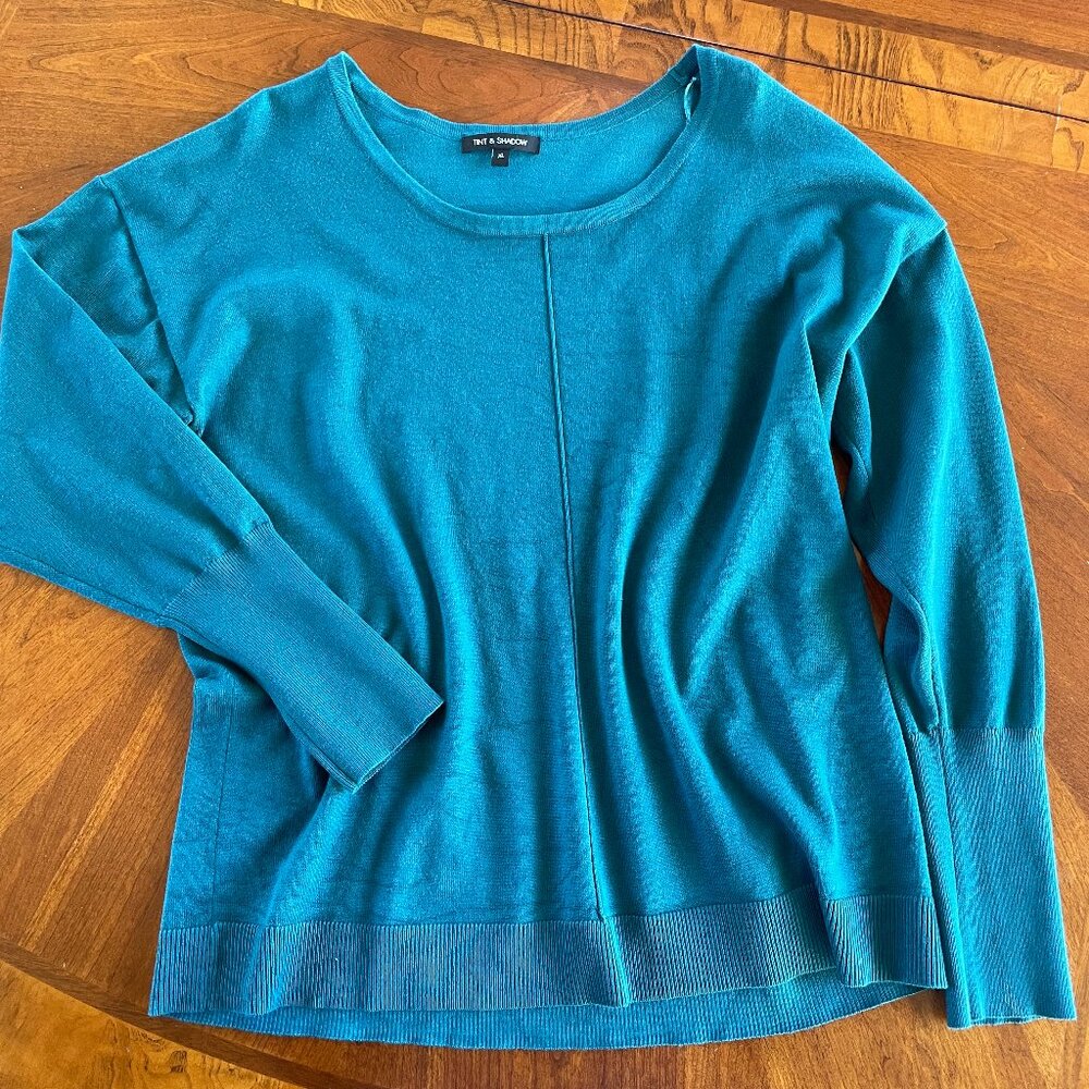 Sweater TNT & Shadow Brand. Never worn. Excellent shape